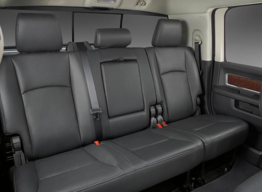  Dodge Ram 3500 Heavy Duty Mega Cab 2009 года  (фото 4 из 21)